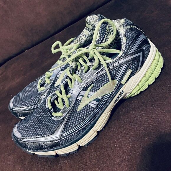 Very Good Brooks Ravenna 3 Womens Running Shoes Size 8 US 39 Medium Black Green - Picture 3 of 9